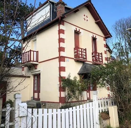 Charmante Maison Cabourgeaise Casa de Férias